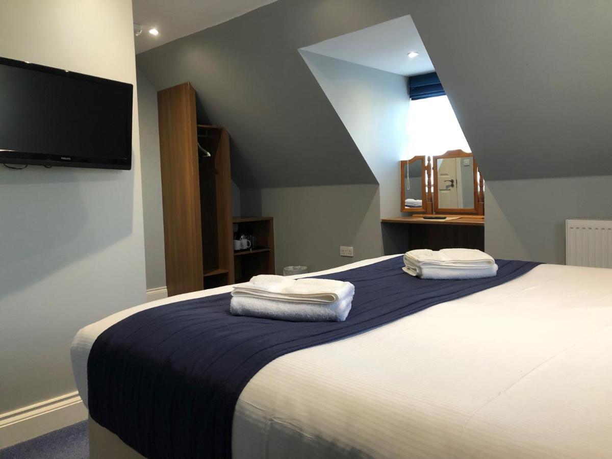 Hotel Corner House Gatwick With Bookable Parking Horley (Surrey)