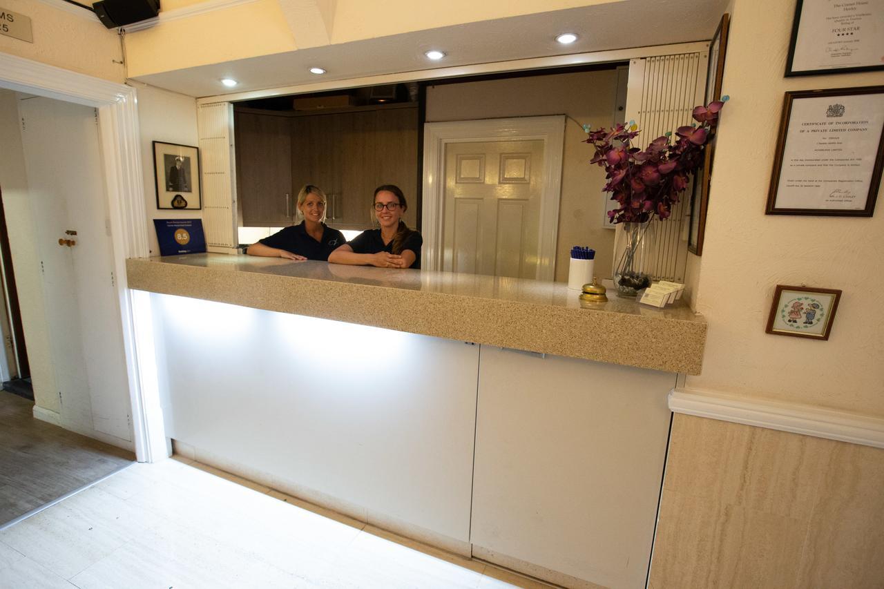 Corner House Gatwick With Bookable Parking Hotel Horley