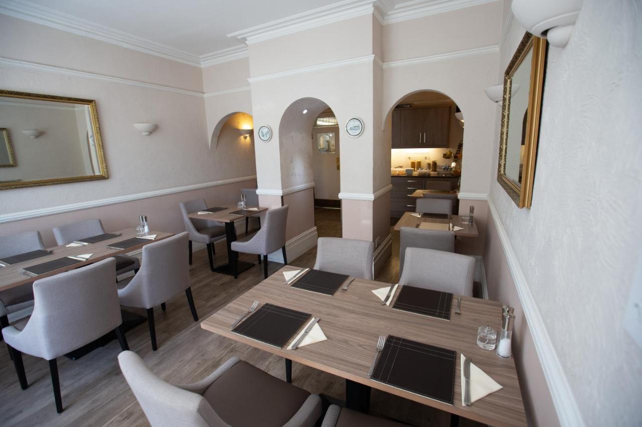 Hotel Corner House Gatwick With Bookable Parking Horley (Surrey)