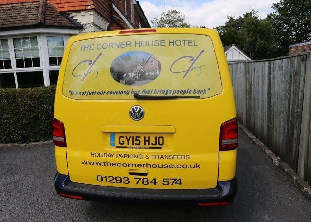 Corner House Gatwick With Bookable Parking 4*