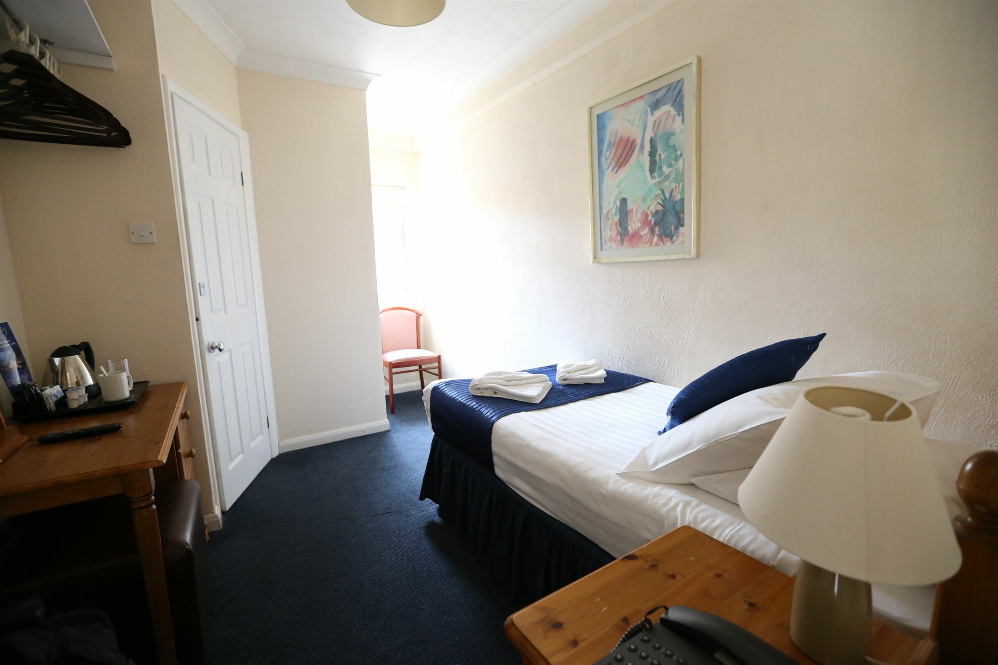Hotel Corner House Gatwick With Bookable Parking Horley (Surrey)